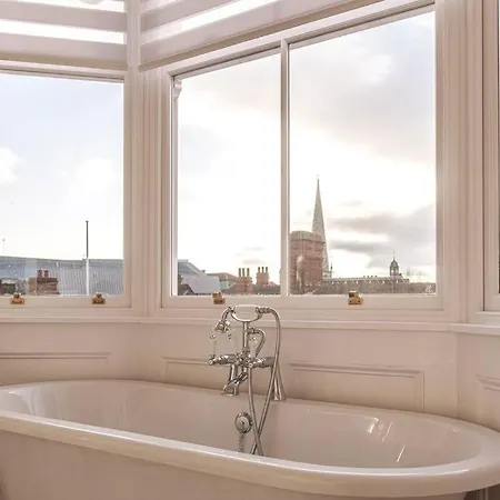 Luxury Rowntree House Across From The Shambles * Йорк