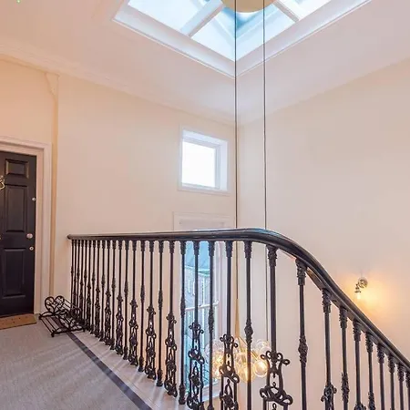 Luxury Rowntree House Across From The Shambles Апартаменты