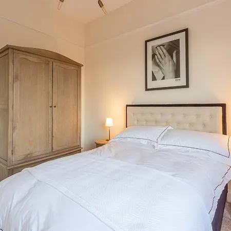 Luxury Rowntree House Across From The Shambles