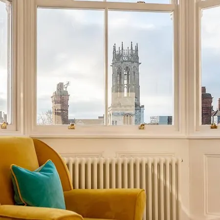 Luxury Rowntree House Across From The Shambles *